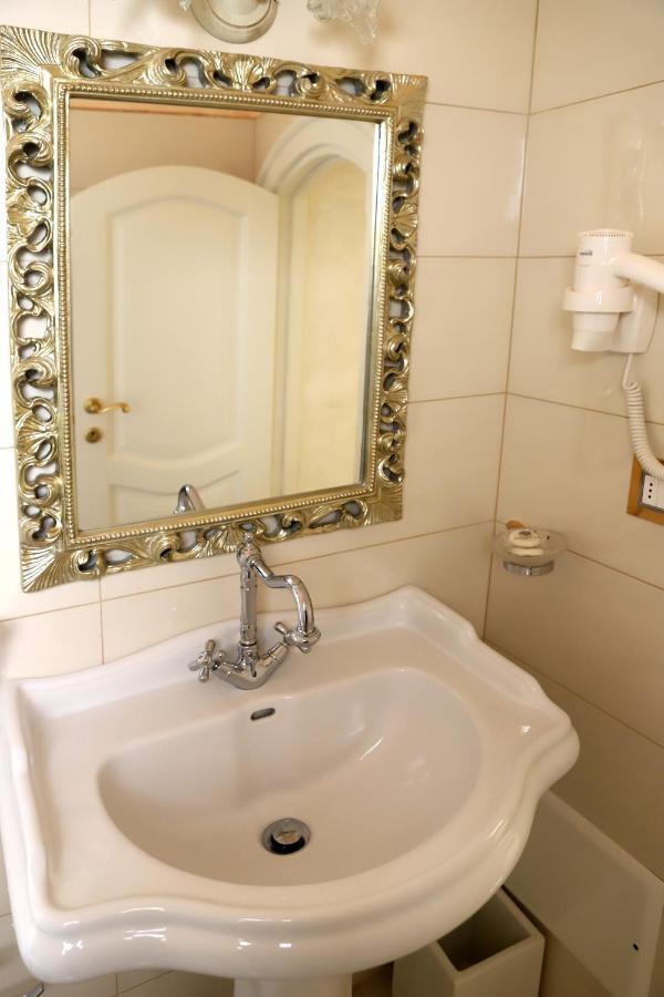 Palazzo Castiglione Bed and Breakfast Gallipolli Exteriör bild