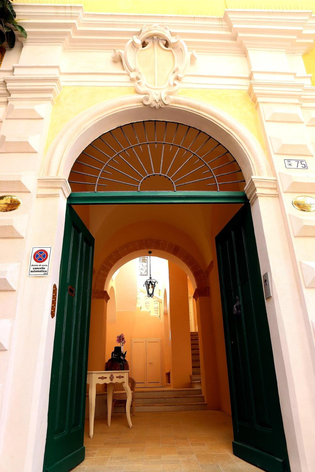Palazzo Castiglione Bed and Breakfast Gallipolli Exteriör bild